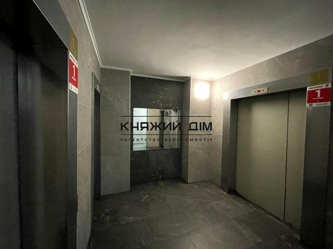 квартира за адресою Анни Ахматової вул., 47