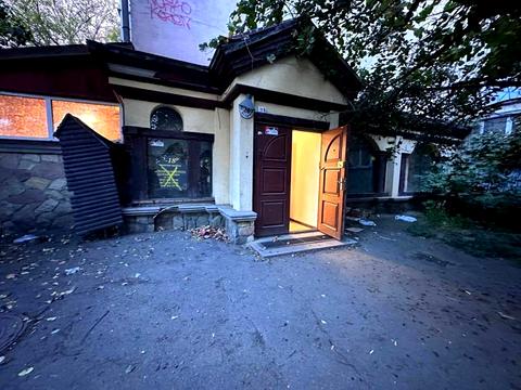 комерційна за адресою Дегтярівська вул., 26