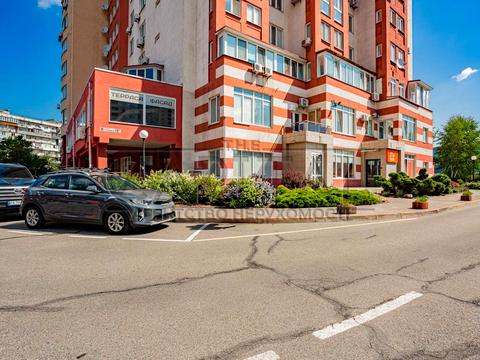 комерційна за адресою Павла Тичини просп., 18-Б