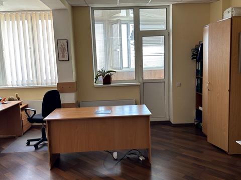 комерційна за адресою Авіаконструктора Ігоря Сікорського вул. (Танкова), 1