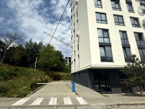 комерційна за адресою Малоголосківська вул., 12г