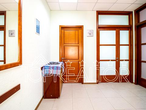 комерційна за адресою Отакара Яроша вул., 16а