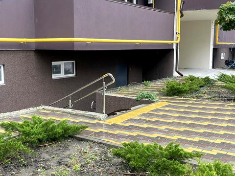 комерційна за адресою Феодосія Печерського вул. (Піонерська), 20