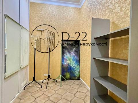 комерційна за адресою Миколи Міхновського бульв. (Дружби Народів), 13