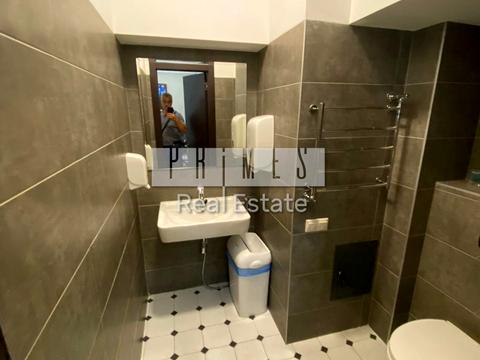 комерційна за адресою Предславинська вул., 30