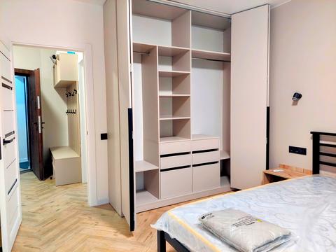 квартира за адресою Дніпровська набережна вул., 15-К