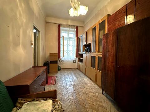 квартира за адресою Театральна вул., 23