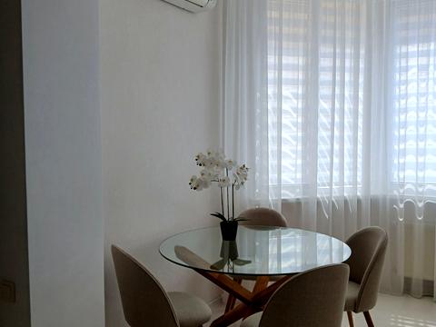 квартира за адресою Абрикосова вул., 5