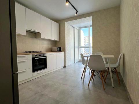 квартира за адресою Сімейна вул., 4