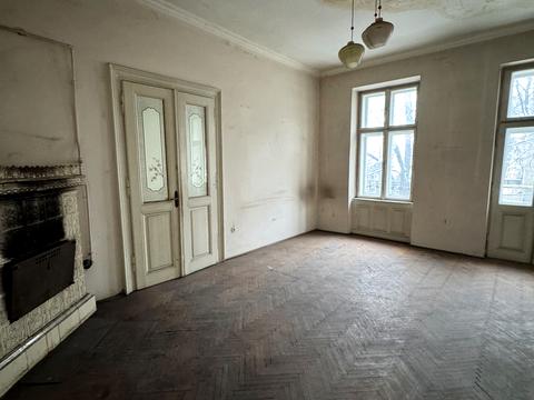 квартира за адресою Євгена Коновальця вул. (), 5