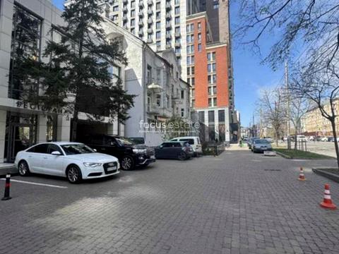 комерційна за адресою Антоновича вул. (Горького), 90-92