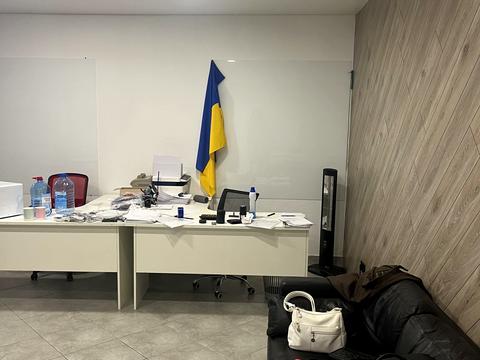 комерційна за адресою Дорошенко вул., 10