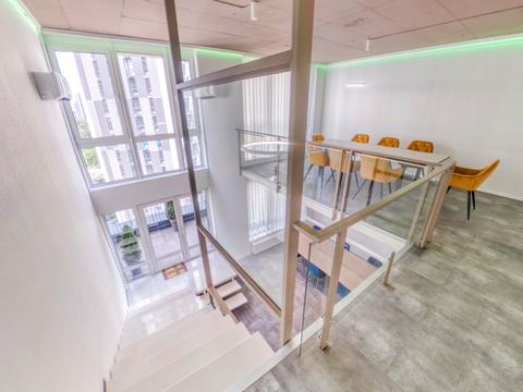 комерційна за адресою Зарічна вул., 6