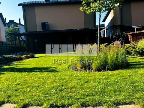 будинок за адресою Лютнева вул.