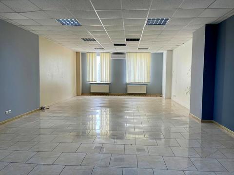 комерційна за адресою Зарічанська вул., 3/1