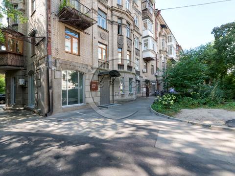 комерційна за адресою Малопідвальна вул., 21/8
