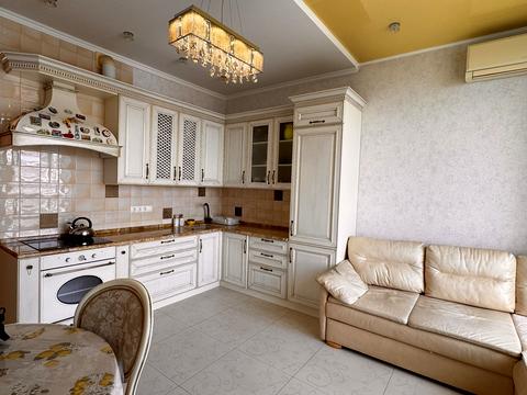 квартира за адресою Літературна вул., 12