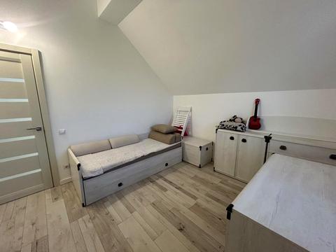 будинок за адресою Лугова