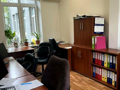 комерційна за адресою Київ, Євгена Чикаленка вул. (Пушкінська), 20