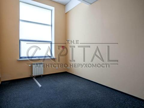комерційна за адресою Новокостянтинівська вул., 1