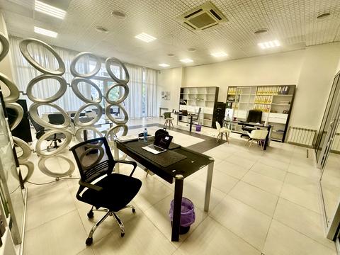 комерційна за адресою Жилянська вул., 59