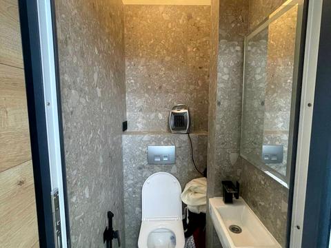 комерційна за адресою Ламана вул., 18