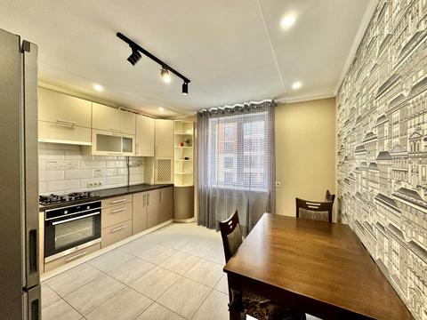 квартира за адресою Михайла Лушпи просп., 5