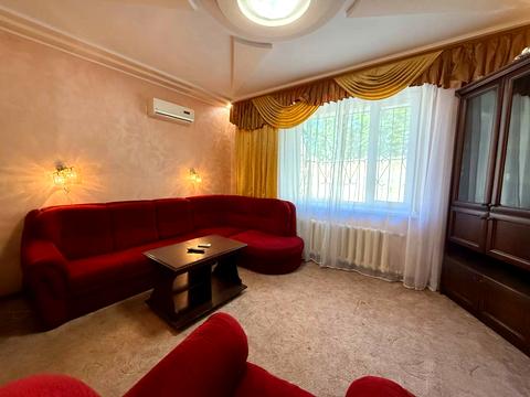 квартира за адресою Свято-Миколаївська вул. (Леніна), 66