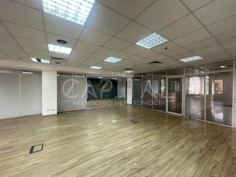 комерційна за адресою Богдана Хмельницького вул., 52