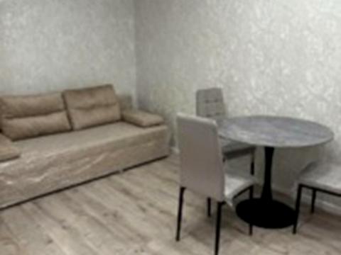 квартира за адресою Перлинна вул., 8