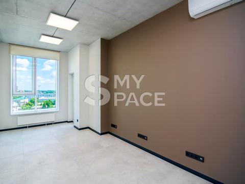 комерційна за адресою Джона Маккейна вул. (Івана Кудрі), 26