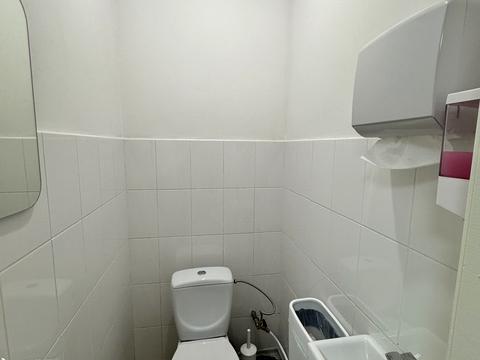 комерційна за адресою Васильківська вул., 6