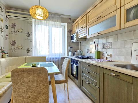 квартира за адресою В'ячеслава Чорновола вул. (Енгельса), 7