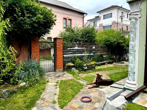 будинок за адресою Богатирська вул., 30а