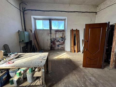 комерційна за адресою Шкільна вул., 1