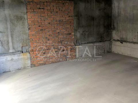 комерційна за адресою Михайла Максимовича вул. (Онуфрія Трутенка), 24