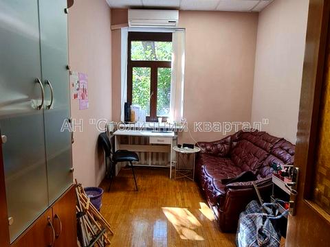 комерційна за адресою Волоська вул., 21