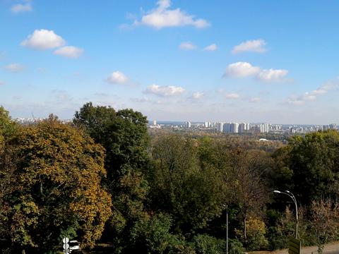 комерційна за адресою Михайла Грушевського вул., 9б