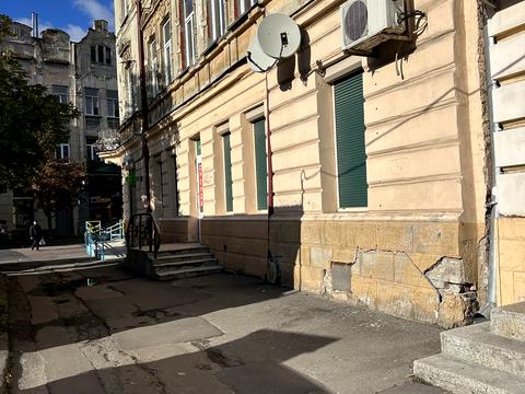 комерційна за адресою Юрія Федьковича вул., 21