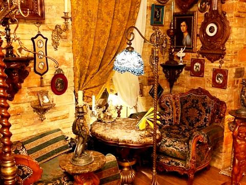 комерційна за адресою Військовий узвіз, 8