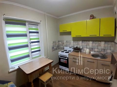 квартира за адресою Академіка Єфремова вул. (Командарма Уборевича), 9