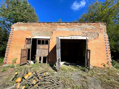 комерційна за адресою смт. Млинів, вул. Кірова, 52