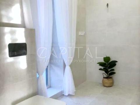 дом по адресу Броварський