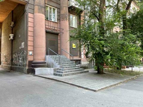 комерційна за адресою Сталеварів вул., 5
