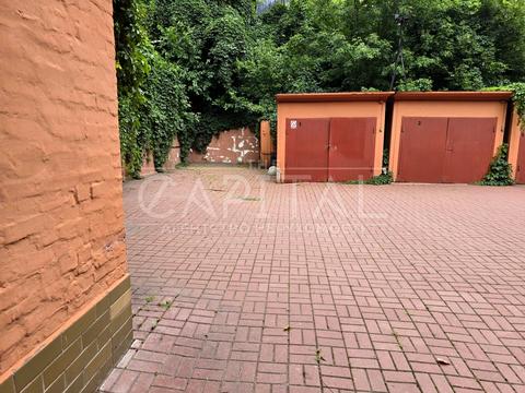 комерційна за адресою Гоголівська вул., 12