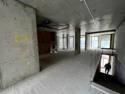 комерційна за адресою Лесі Українки бульв., 7-Б