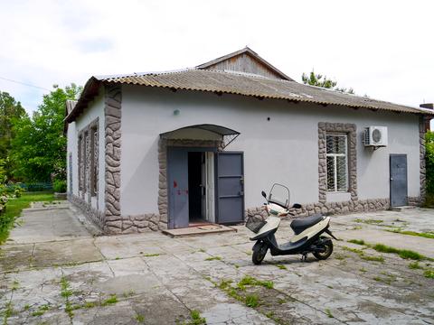 комерційна за адресою Центральна