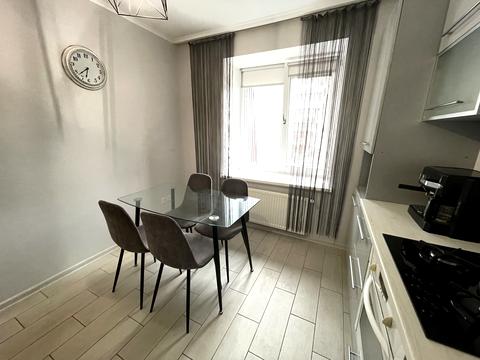 квартира за адресою Степана Бандери просп., 45