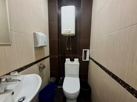 комерційна за адресою Інститутська вул., 14