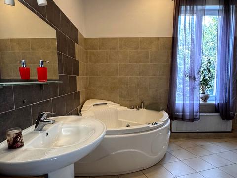 будинок за адресою Академіка Кащенка вул.